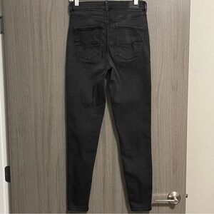 American Eagle Curvy High Rise Jegging - Black Wash & Distressed - Size 6 Long